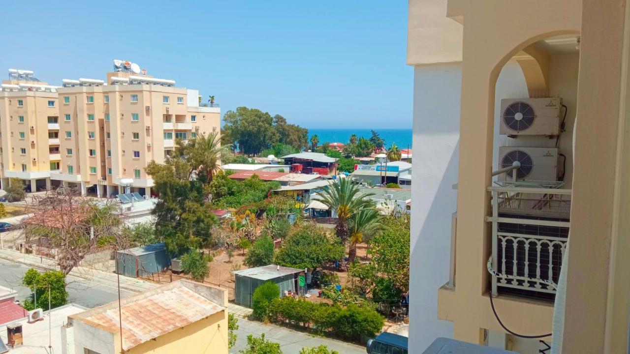 Luxury Private Rooms -Sea View, Netflix, Gym- 5 Min From Beach! - Private Room In Shared Apartment Ларнака Екстериор снимка