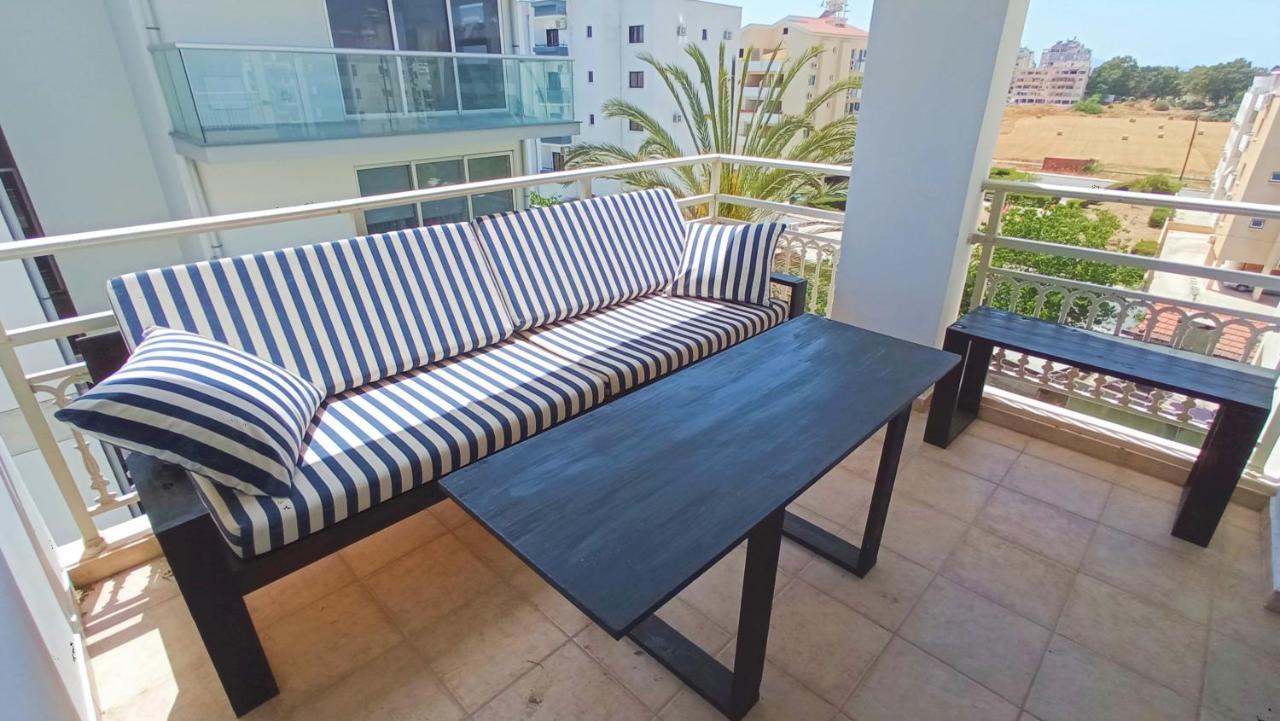 Luxury Private Rooms -Sea View, Netflix, Gym- 5 Min From Beach! - Private Room In Shared Apartment Ларнака Екстериор снимка